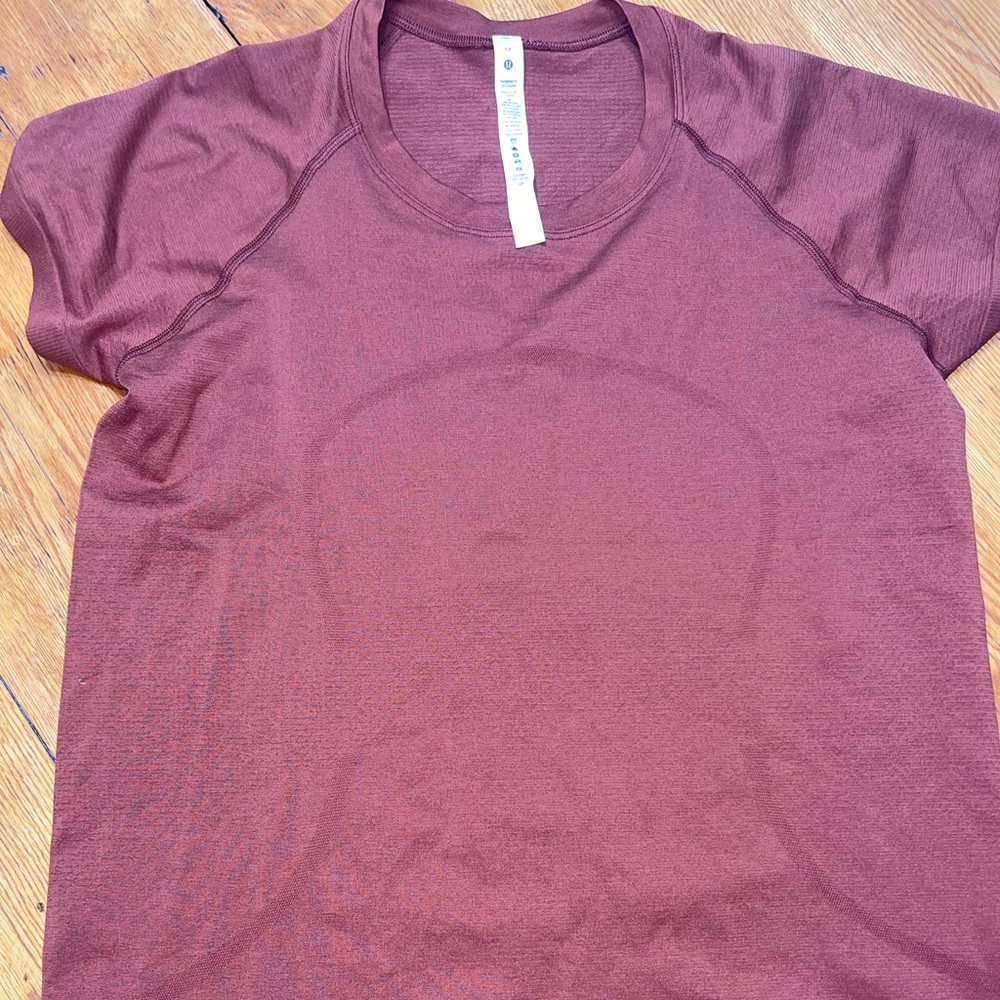 Lululemon swiftly tech short sleeve